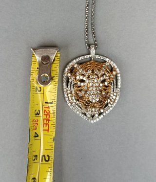 Colgante de Plata con Diseño de León
