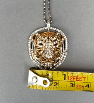 Colgante de Plata con Diseño de León