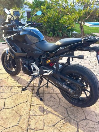 BMW F900XR Triple Black