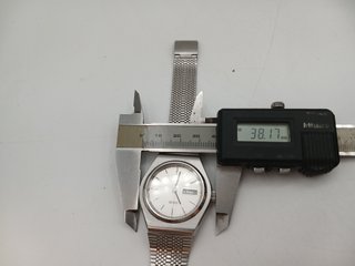 No funciona. Reloj Duward Plata y Blanco