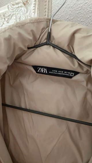 Abrigo acolchado Zara beige