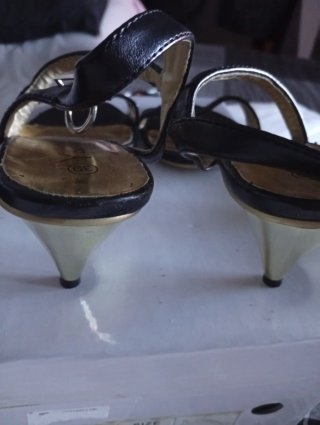 Sandalias Negras Tacon SOLO VENTA EN PERSONA
