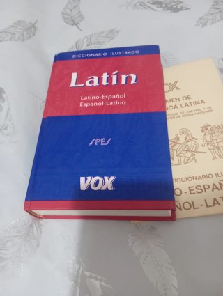 Diccionario latino español y español latino vox