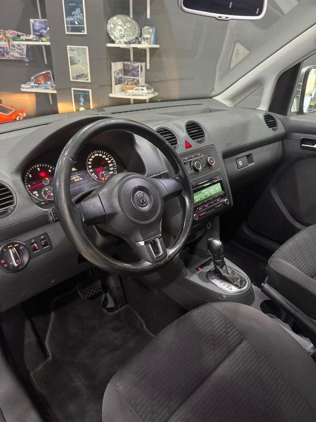 VOLKSWAGEN CADDY 🟡 1.6 TDI 105cv DSG7 2012