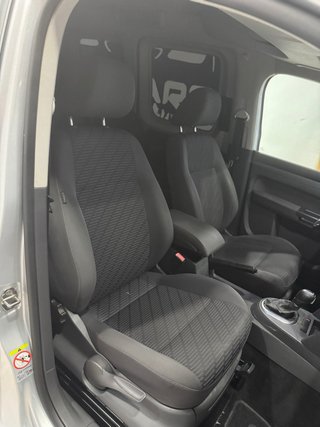 VOLKSWAGEN CADDY 🟡 1.6 TDI 105cv DSG7 2012
