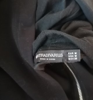 Sudadera negra con cremallera