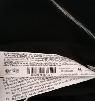 Sudadera negra con cremallera