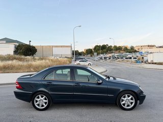 MERCEDES C320i V6 AUTOMATICO NACIONAL