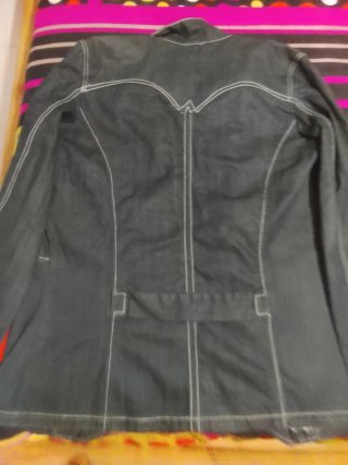 Chaqueta vaquera nueva.
