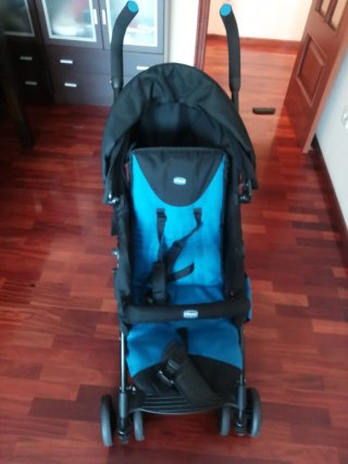 Silla de paseo Chicco azul y negra