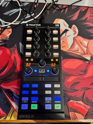 TRAKTOR KONTROL X1 MK2 + Funda