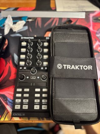 TRAKTOR KONTROL X1 MK2 + Funda