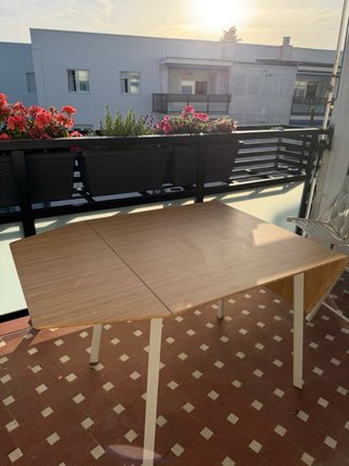 Mesa de comedor plegable de bambú