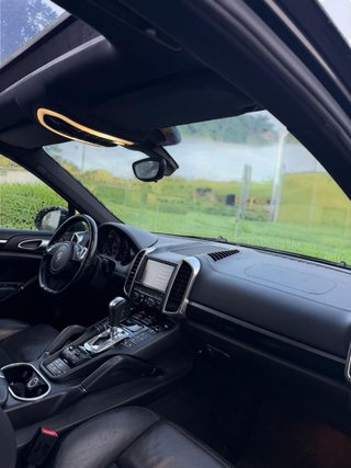 Porsche Cayenne 2011