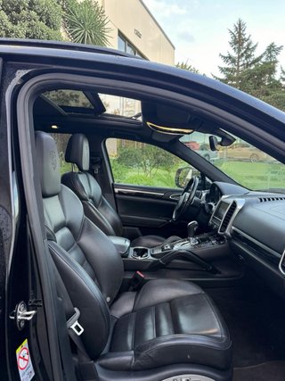 Porsche Cayenne 2011