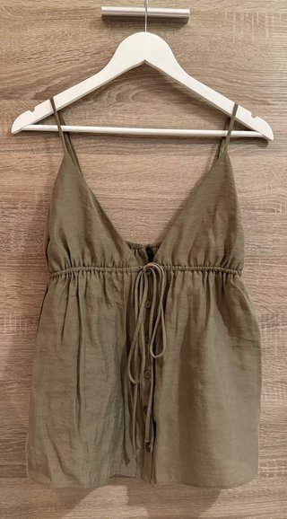 Top Zara verde oliva talla M