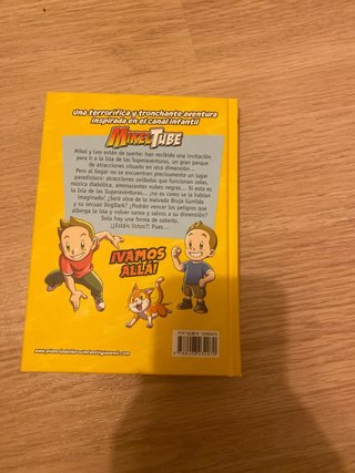 Libro MikelTube y la isla del apocalipsis final.