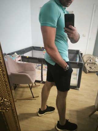 Polo Calvin Klein turquesa. Diseño clasico.