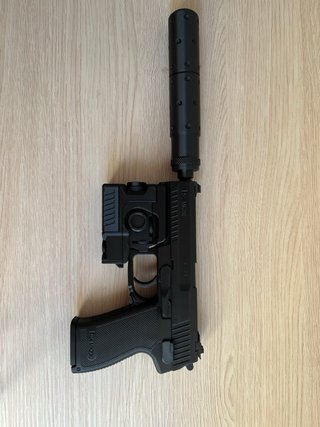 Réplica Socom MK23 con silenciador