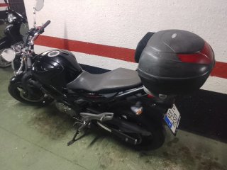 Suzuki Gladius Naked Negra