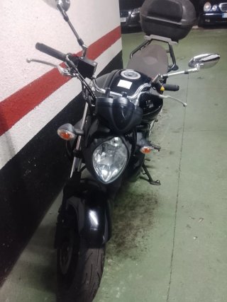 Suzuki Gladius Naked Negra
