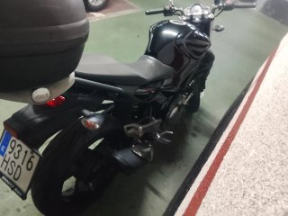 Suzuki Gladius Naked Negra