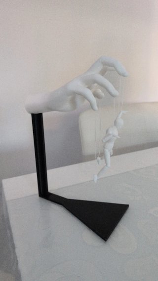 Decorazione casa mano e marionetta