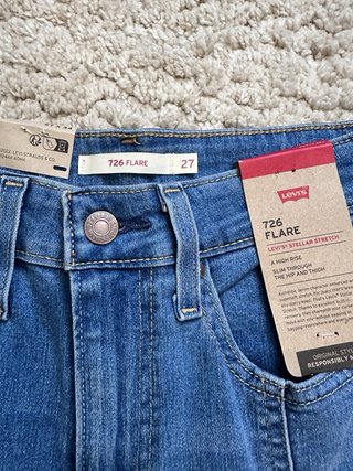 Levi's 726 Flare Mujer Nuevos talla 27 largo 34