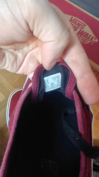 Vans Authentic Granates