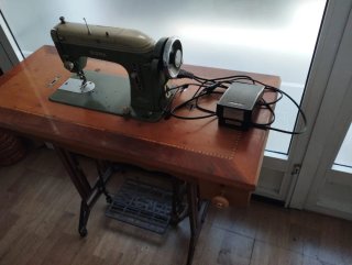Máquina de coser Sigma antigua