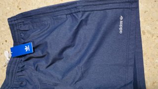 Pantalón corto Adidas baggy fit azul