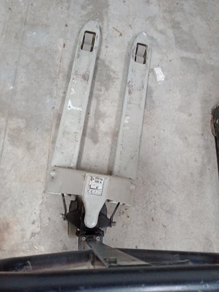 Traspaleta manual 2500 kg