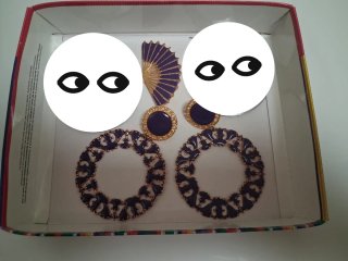 Traje de flamenca morado y complementos