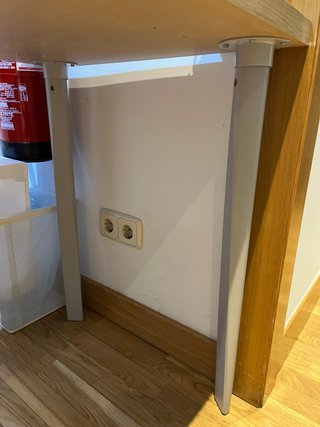 Escritorio madera IKEA LAGKAPTEN cajones con llave