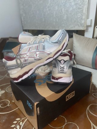 Asics Gel Kayano Plata y Rojo