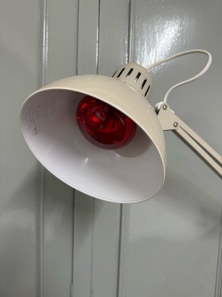 Lámpara de escritorio articulada beige