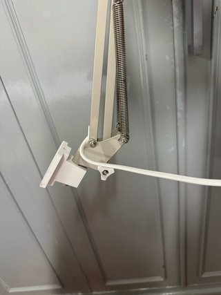 Lámpara de escritorio articulada beige