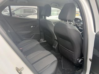 Peugeot 2008 Allure Pack BlueHDI 81kW 110CV (2022)