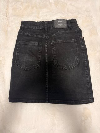 Falda vaquera negra Stradivarius