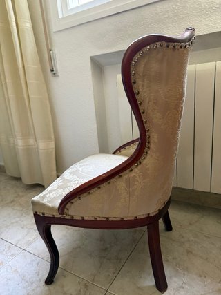 Silla descalzadora vintage tapizada elegante