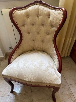 Silla descalzadora vintage tapizada elegante