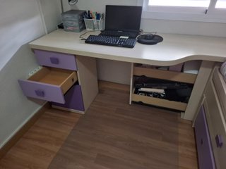 Habitación juvenil: Cama nido, escritorio