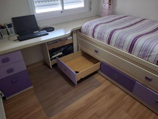 Habitación juvenil: Cama nido, escritorio