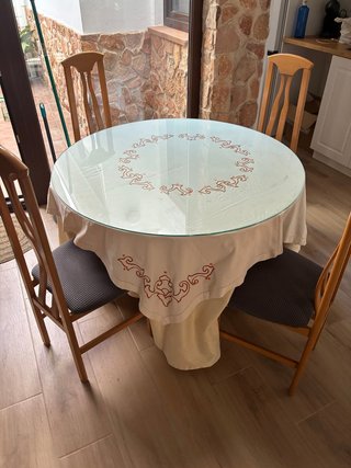 Mesa camilla con 4 sillas