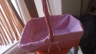Cesta mimbre rosa forrada