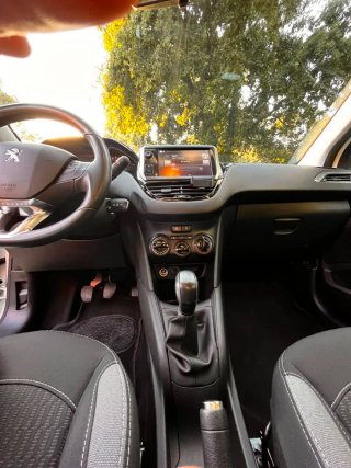 Peugeot 208 2016