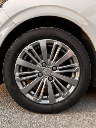 Peugeot 208 2016