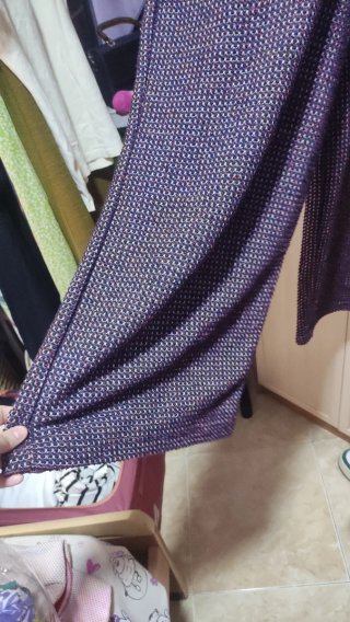 Mono azul y morado