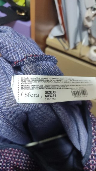 Mono azul y morado