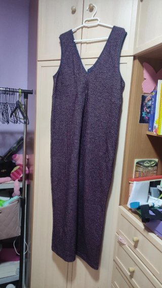 Mono azul y morado